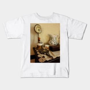 Americana - Shaving Brush Mugs and Mirror Kids T-Shirt